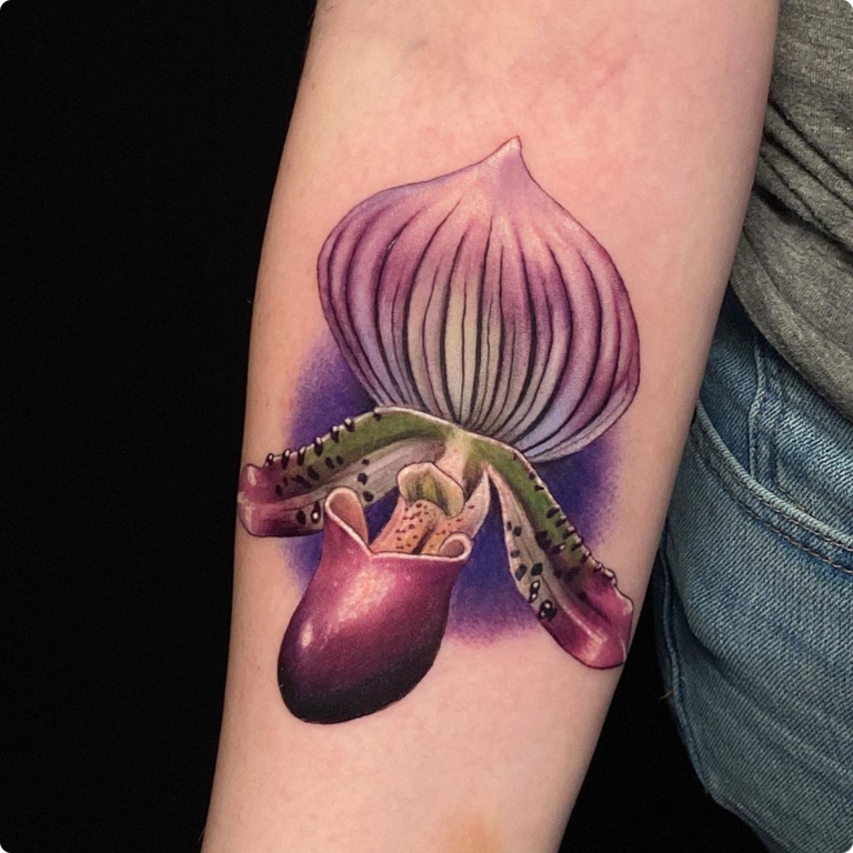 Adriana Hallow 23-of-the-best-tattoo-artists-in-new-york-city-adriana-hallow